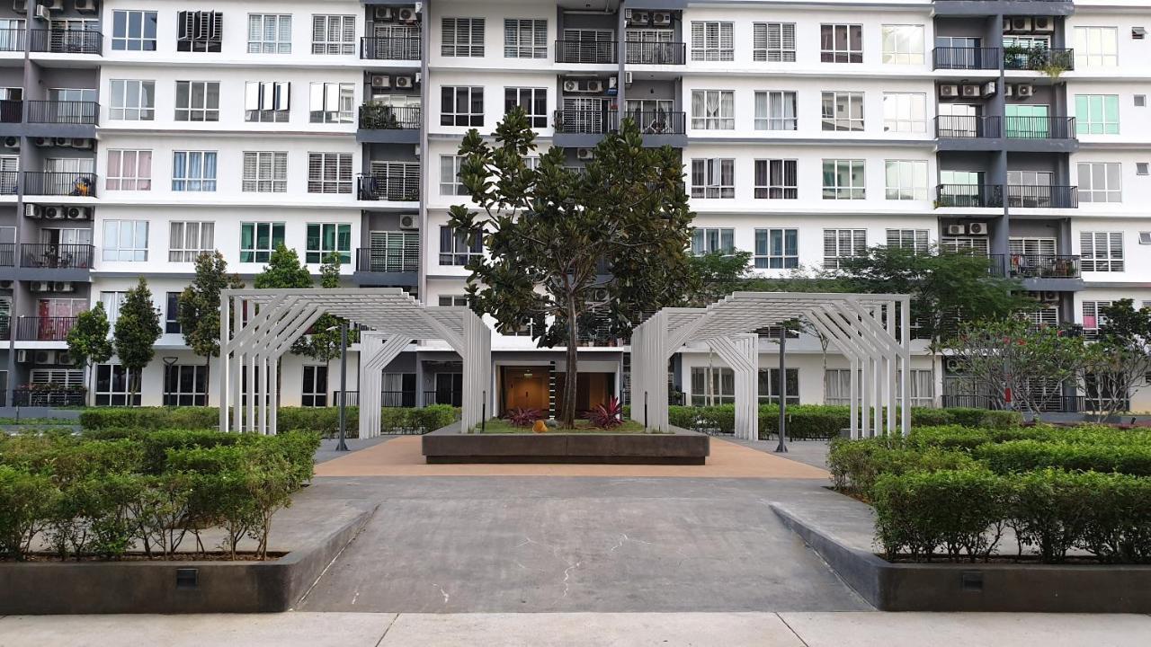 Bsp21 Family Homestay Jenjarum Extérieur photo